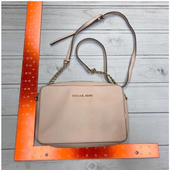 Michael Kors Light Pink Crossbody - Picture 3 of 10
